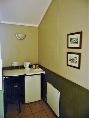 Kettle and fridge Unit 7