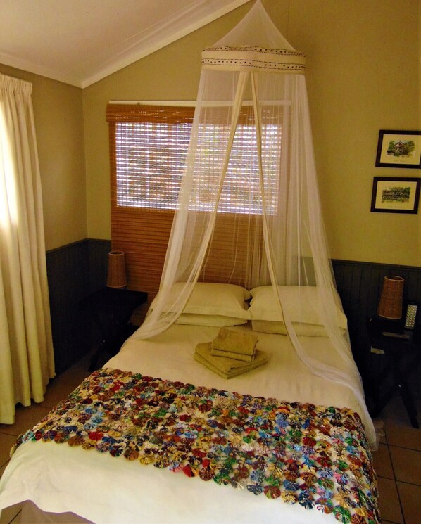 Double bed Cottage 7, not self catering, has fridge and kettle