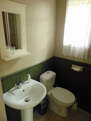 Bathroom Unit 7