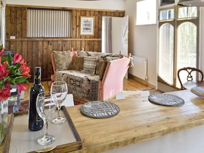 Open plan living/dining room/kitchen | Evie Rose Cottage, Elsenham, nr. Bishop’s Stortford