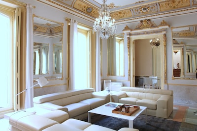 Palace of S XIX restored modern and comfortable, luxury 5 stars in the center