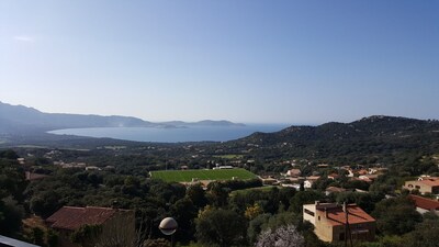 Apartment mit einer großen Terrasse auf die Bucht von Calvi mit Blick auf