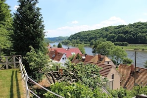 Außenansicht Bungalow, Aussicht von der Sonnenterrasse