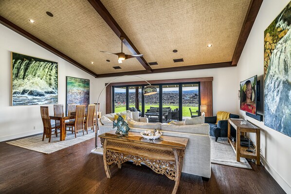 Luxury Home in Paradise!!! - Relax and look out to views of Mauna Kea......