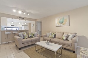 Gorgeous living room!
