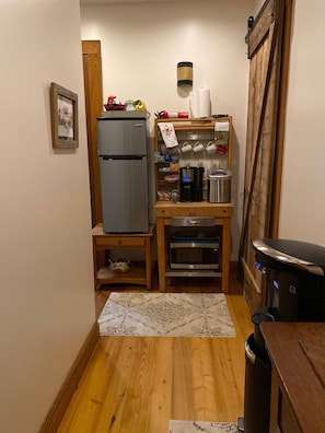 Kitchenette between king room and queen room