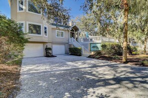 Bella Luce - Vacation Rentals by Five Star Properties
