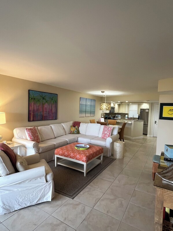 Spacious Living Room/ Dining area