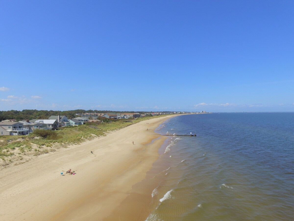 Become a Beach Bum at the Beach Bungalow – Hot Tub, Kayaks, Wi-Fi, & SAND!!!