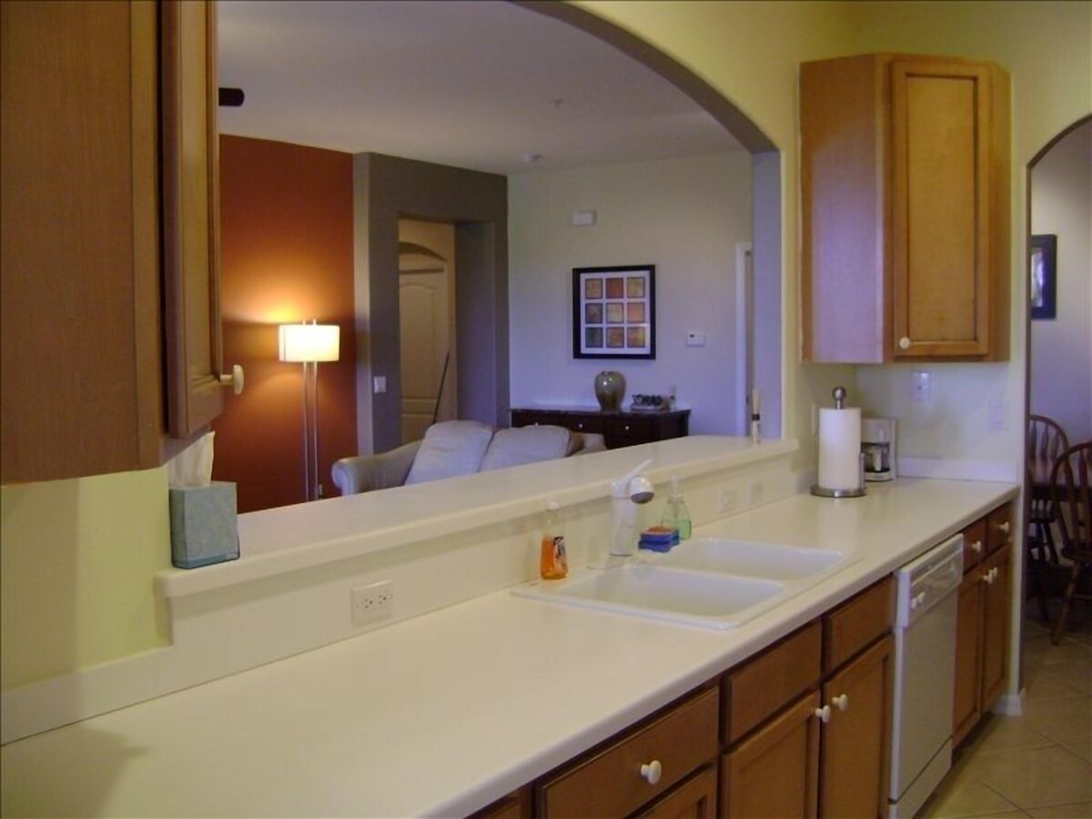 Beautiful Gated Community Condo North Fort Myers
