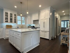 New Updated Chef's Kitchen with Gas Range