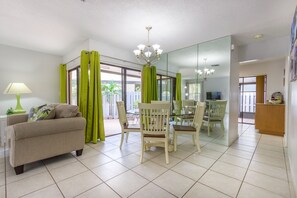 LIVING/DINING ROOM
