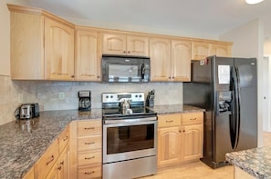 Kitchen--- Granite Counter-tops