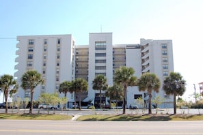 Front of Island Winds West