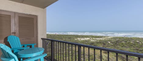 Great direct ocean views from the balcony!