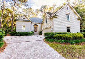 Su Casa - Vacation Rentals by Five Star Properties