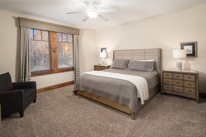 Primary Bedroom---King Size Bed, Mountain View, TV