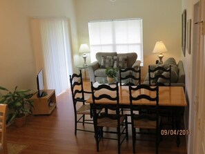 VB006 Affordable Venetian Bay Townhouse With Room For Ten