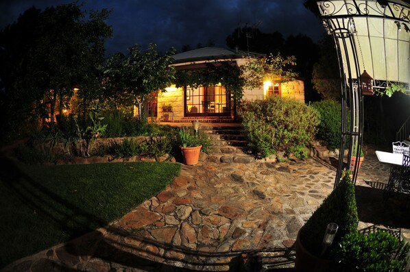 summer evening  @ Elouera (by Warwick)