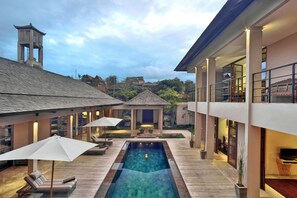 3 Bedroom Stay at Large 4 Bedroom Luxury Villa Jimbaran