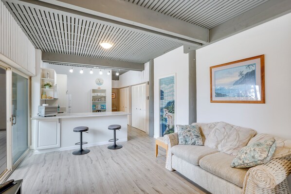 Honolulu Vacation Rental | 1BR | 1BA | Stairs Required | 650 Sq Ft