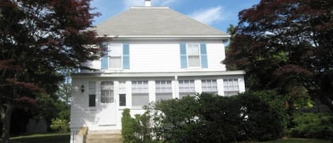 Family Home on Old Cape Cod. Plan your vacation now!