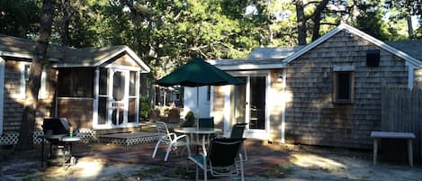 cabins 14 and guest cabin w patio
