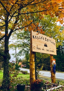 *Kelly’s Cottage* clean & cozy cabin located in Pittsburg NH