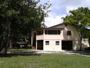 TREE HOUSE "B" UNIT