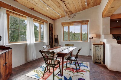 Superb - 2 Bedroom, 2 Bath, Sleeps 8 plus