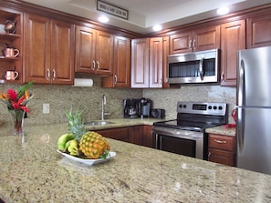 Beautiful, Modern Kitchen.  Stainless Steel Appliances.  Fully Equipped! 