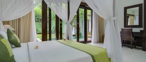 3 BR Central Seminyak, Pool, Daily Staff Service