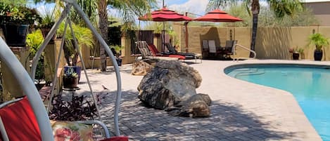 Pool is only for Casita guests and or their family and friends .