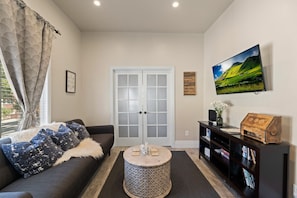 Comfort and style, woven into every corner.