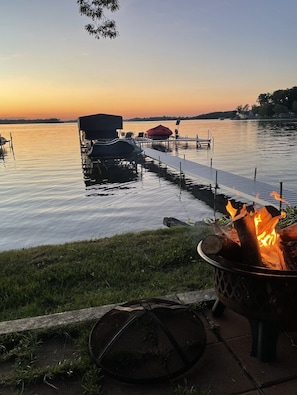 Make Lasting Memories on Beautiful Gun Lake!