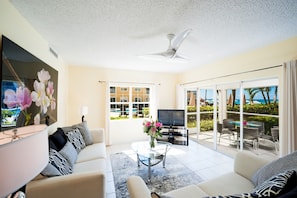 Regal Beach #613 - Living Room