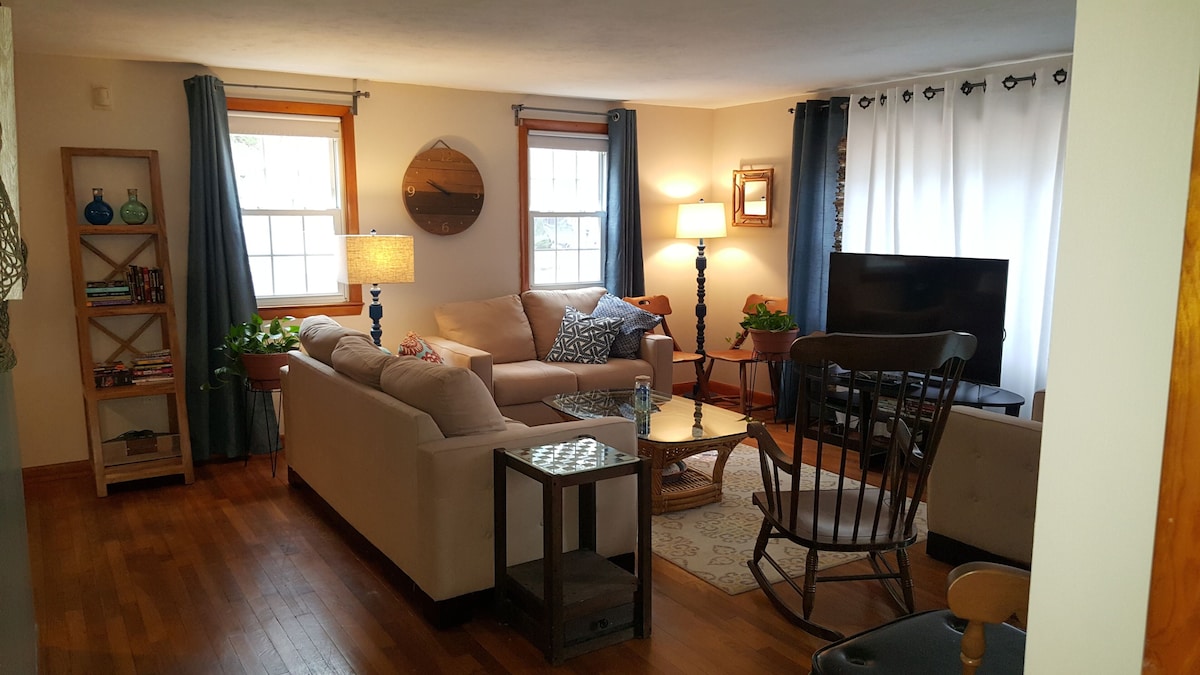 Adorable 3 BR Cape House perfect for family vacations!