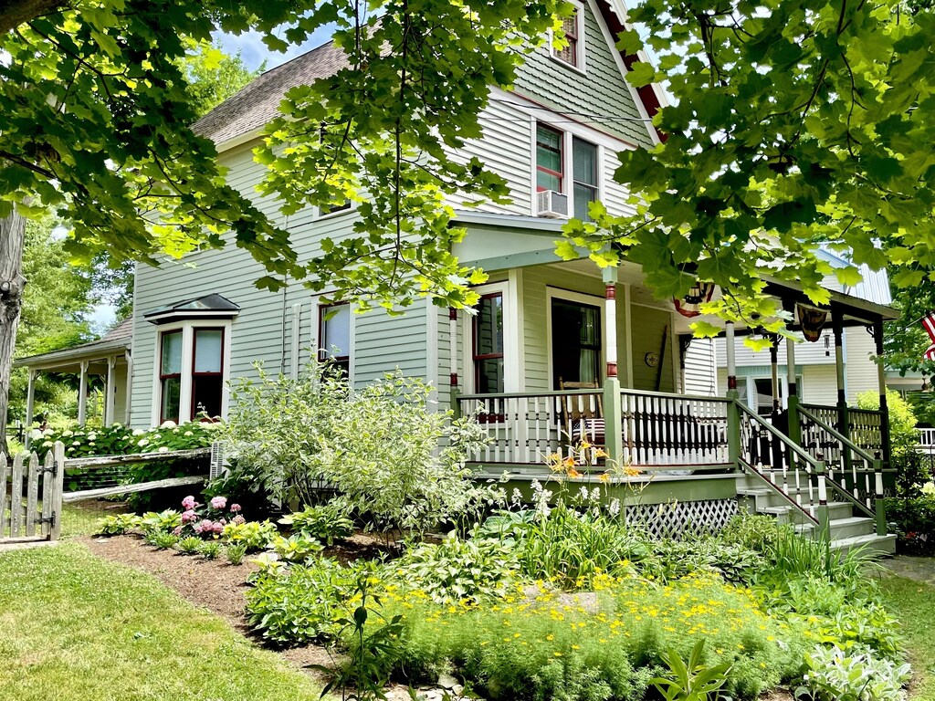 4Bdrm/2Bath Point Chautauqua Lake House w/dbl lot Dewittville