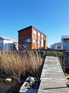 Waterfront on Potter Salt Pond steps from East Matunuck State Beach!