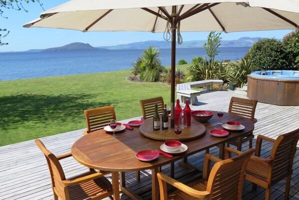Summer dining on the lakeside deck
