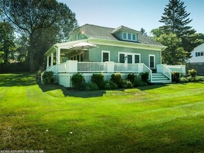 Large yard with lots of room for the kids to run around!