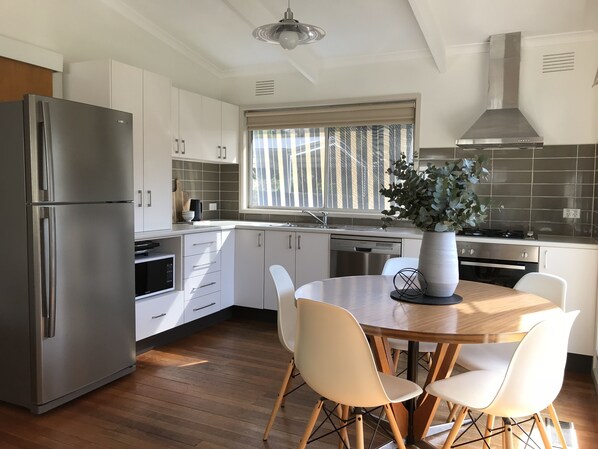 Full Kitchen ammenities