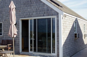 Front of cottage facing ocean