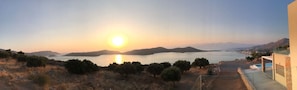 Great Panoramic view of the villa: sunrise with the view of Spinalonga, the bay