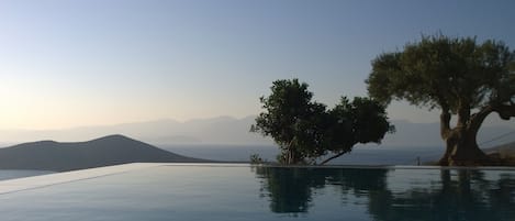 Panoramic view of the Mirabello bay from the overflow swimming pool.