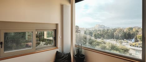 Master bedroom / Acropolis views