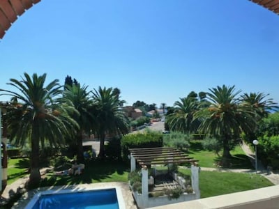 Apartment 100m from the beach (HUTT 005840)