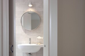 Master bedroom en suite shower room.