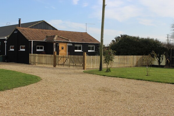 New fence around Dairy Cottage