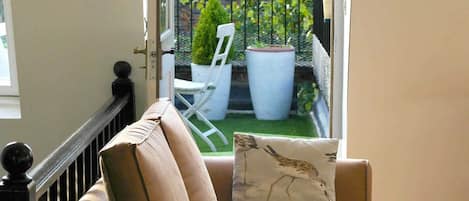 Sitting room & terrace